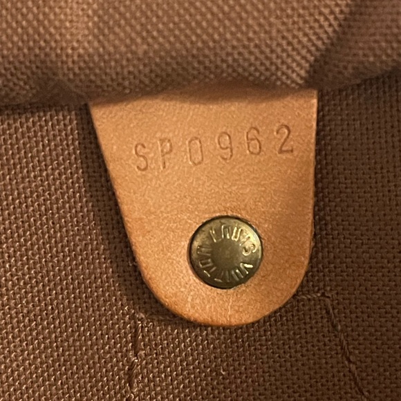 ❤️Louis Vuitton Speedy 40 Brown and Tan Monogram❤️ - Picture 13 of 16